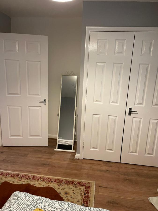 Apartment Southend Lane London